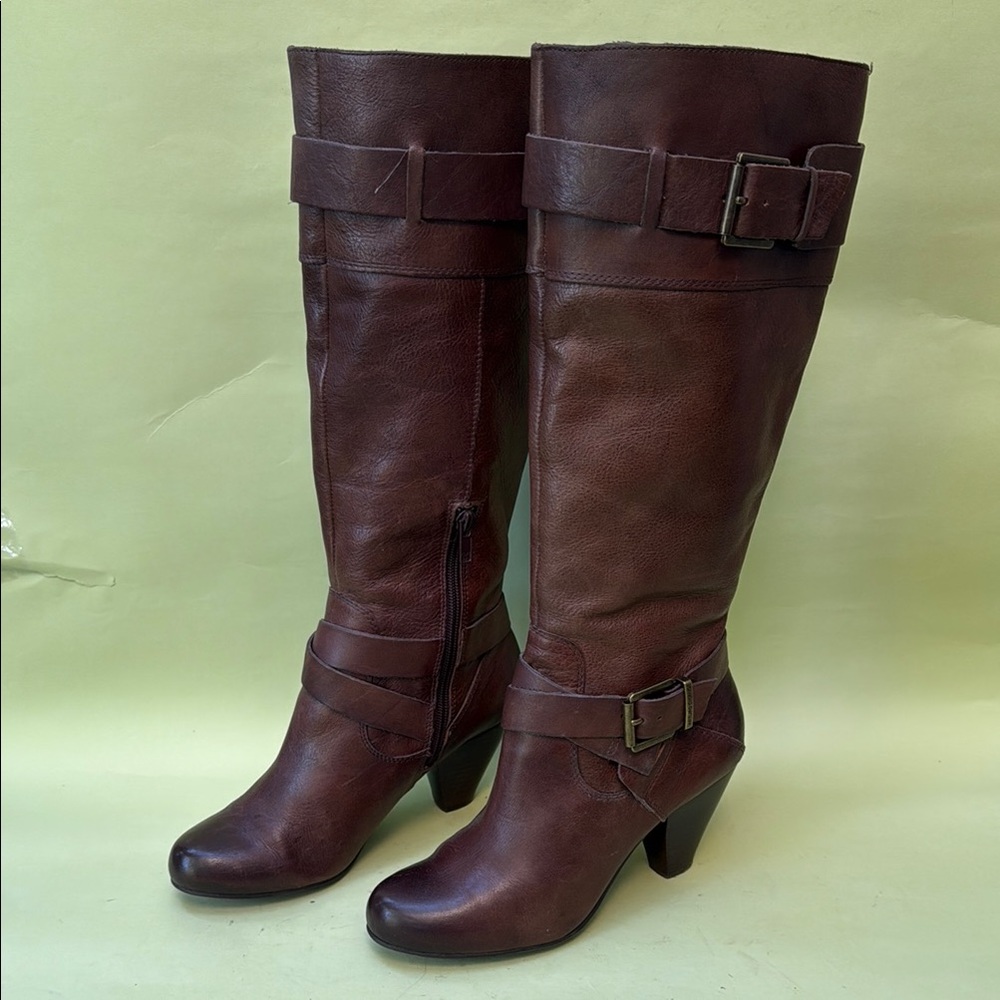 Dark brown Arturo Chiang leather boots